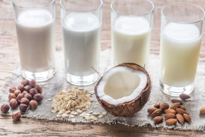 8 причин включити рослинне молоко в свій щоденний раціон (кухня)