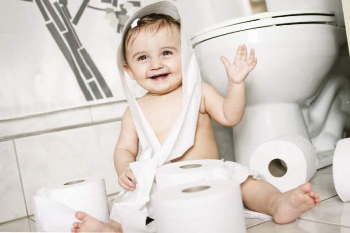 Przyzwyczajemy dziecko do garnka razem z mokrym papierem toaletowym;) (Zdrowie)