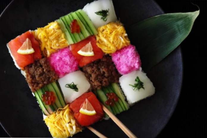 U Japanu je nevjerojatna popularnost sushi, koja se poslužuje u obliku mozaika (zabava)